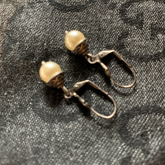 Silver & pearl necklace & earrings set. Both with filigree design by pearls - Picture 4 of 5